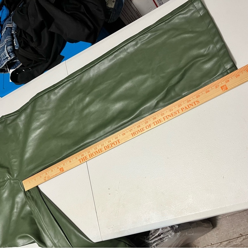 Urban Outfitters Faux Leather Pants Green Size 28 A2 - Picture 8 of 10